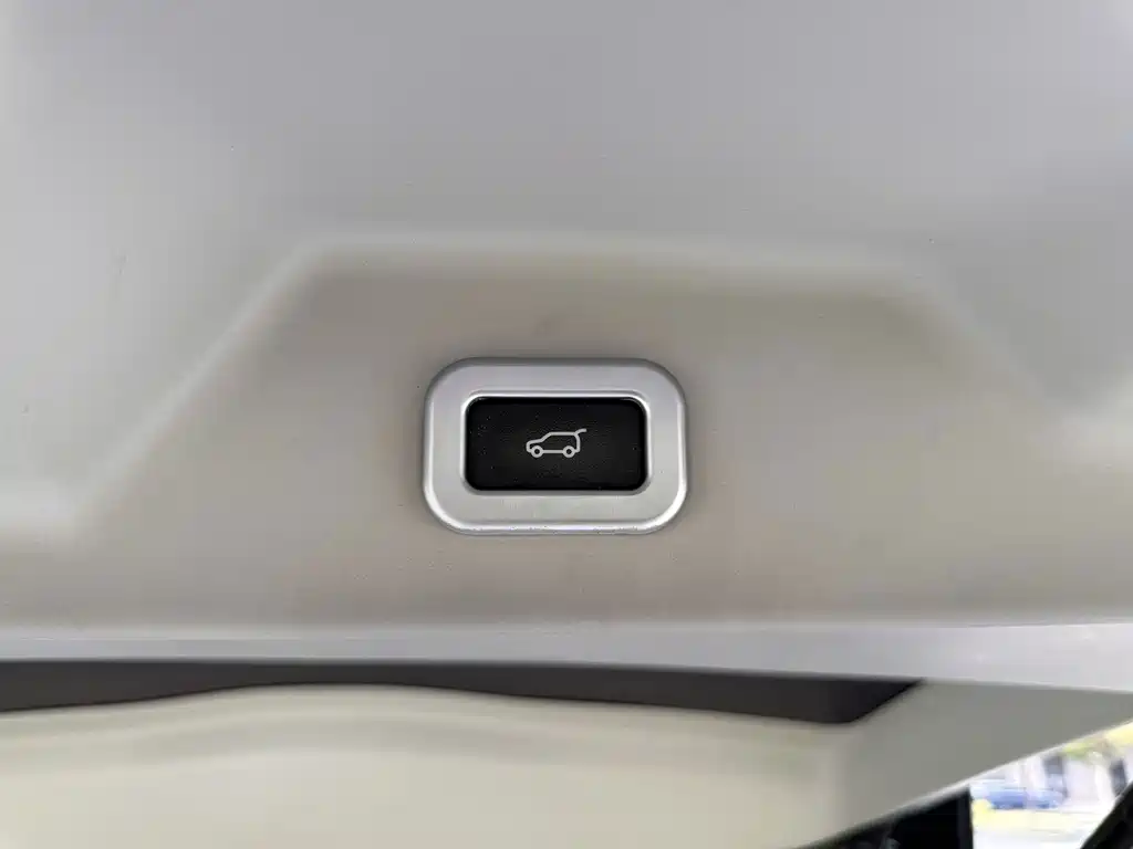 Land Rover Range Rover — миниатюра 22