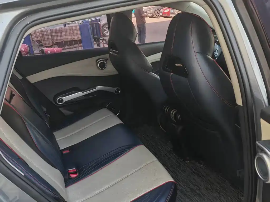BYD Yuan Plus — миниатюра 8