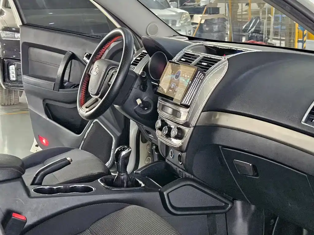 Geely GX7 — миниатюра 7