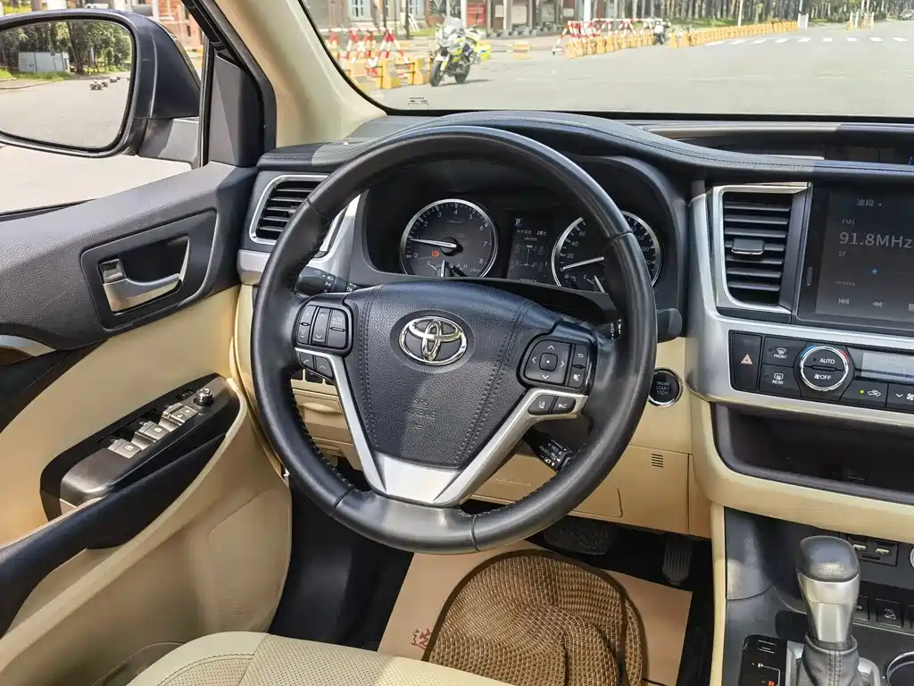 Toyota Highlander — миниатюра 12