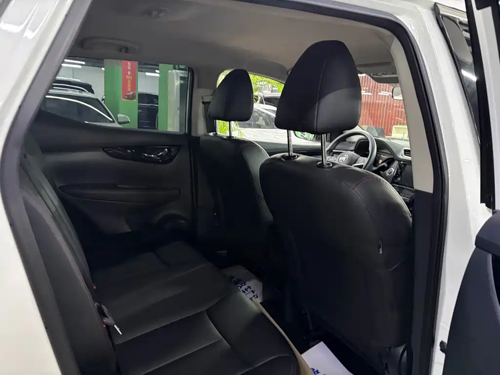 Nissan Qashqai — миниатюра 9