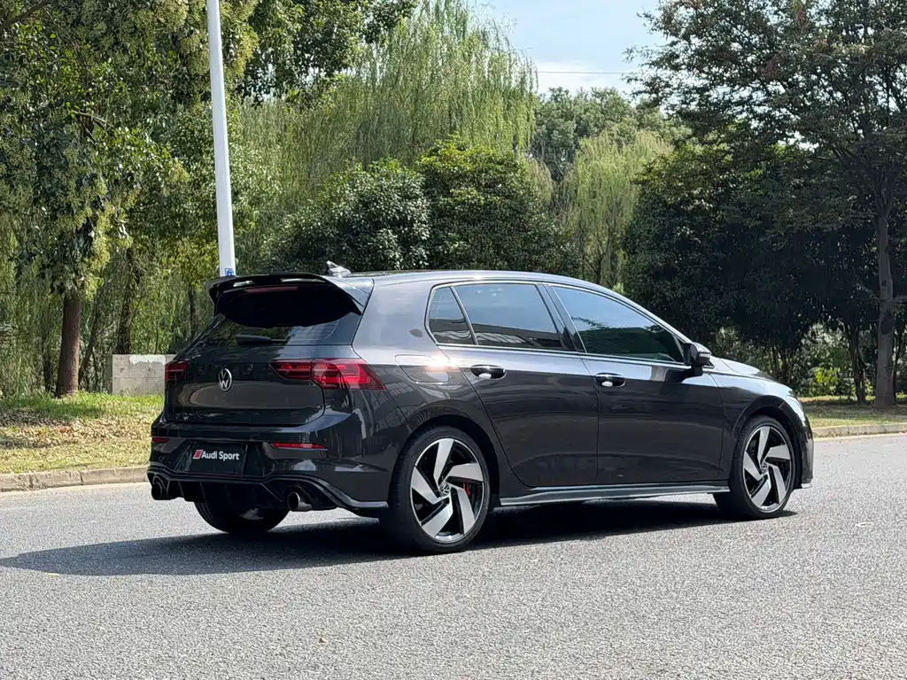 Volkswagen Golf GTI — миниатюра 7