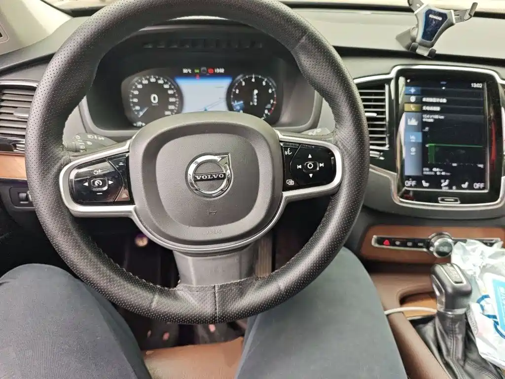 Volvo XC90 — миниатюра 13