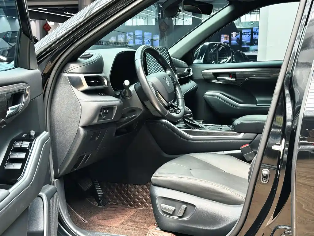 Toyota Crown Kluger — миниатюра 4