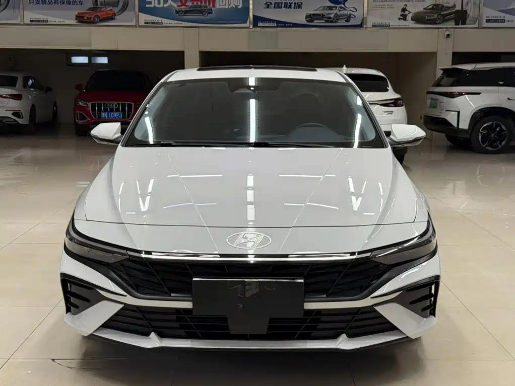 Hyundai Elantra — миниатюра 2