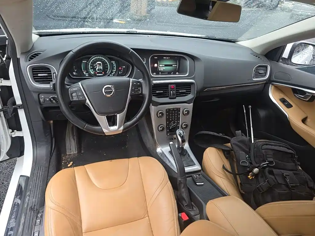 Volvo V40 — миниатюра 10