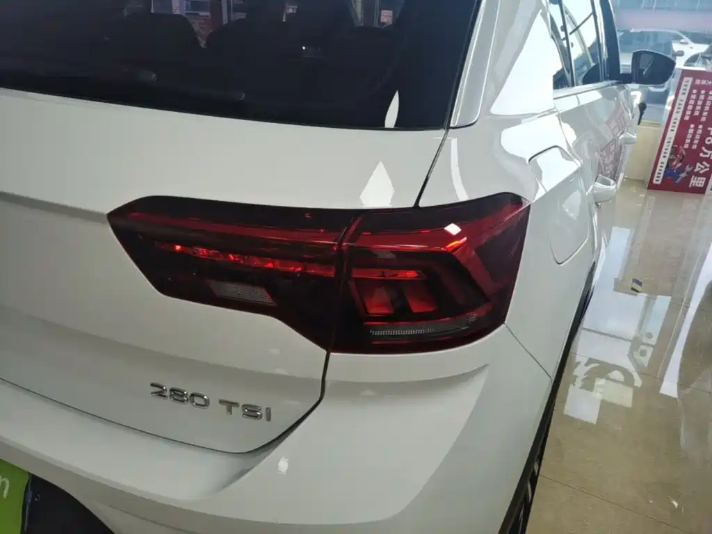 Volkswagen T-Roc — миниатюра 8