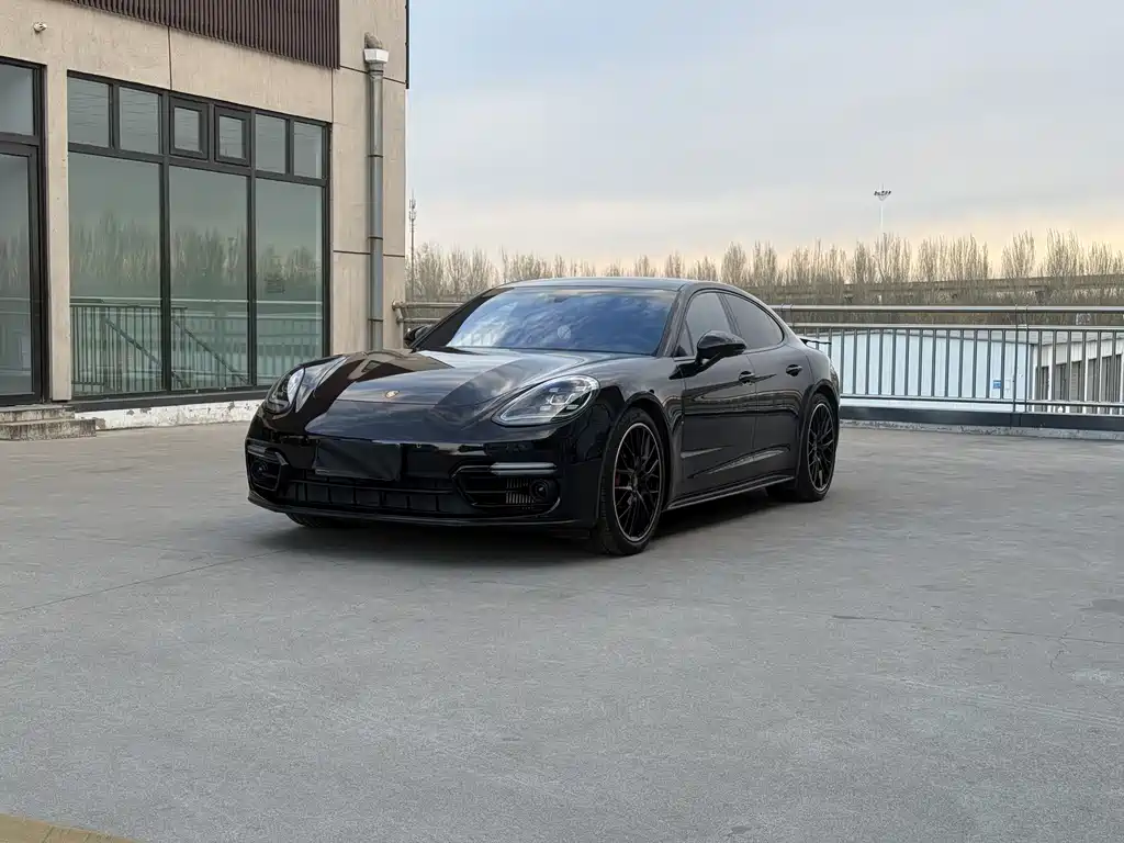 Porsche Panamera 2022