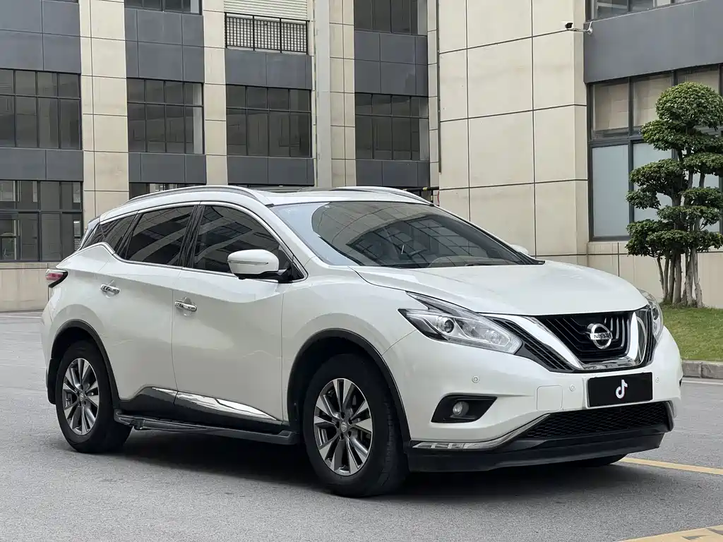 NISSAN LOULAN