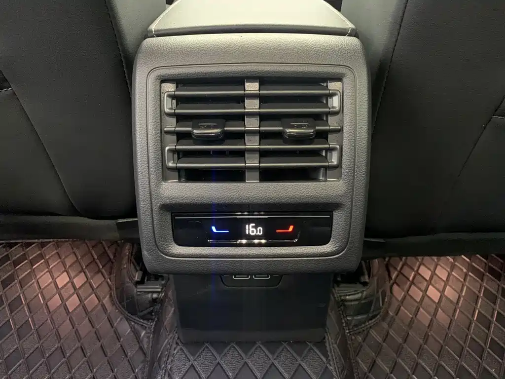 Volkswagen Golf — миниатюра 14
