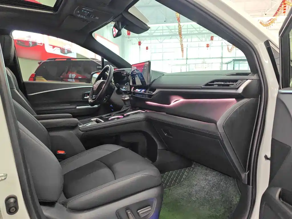Toyota Sienna — миниатюра 15