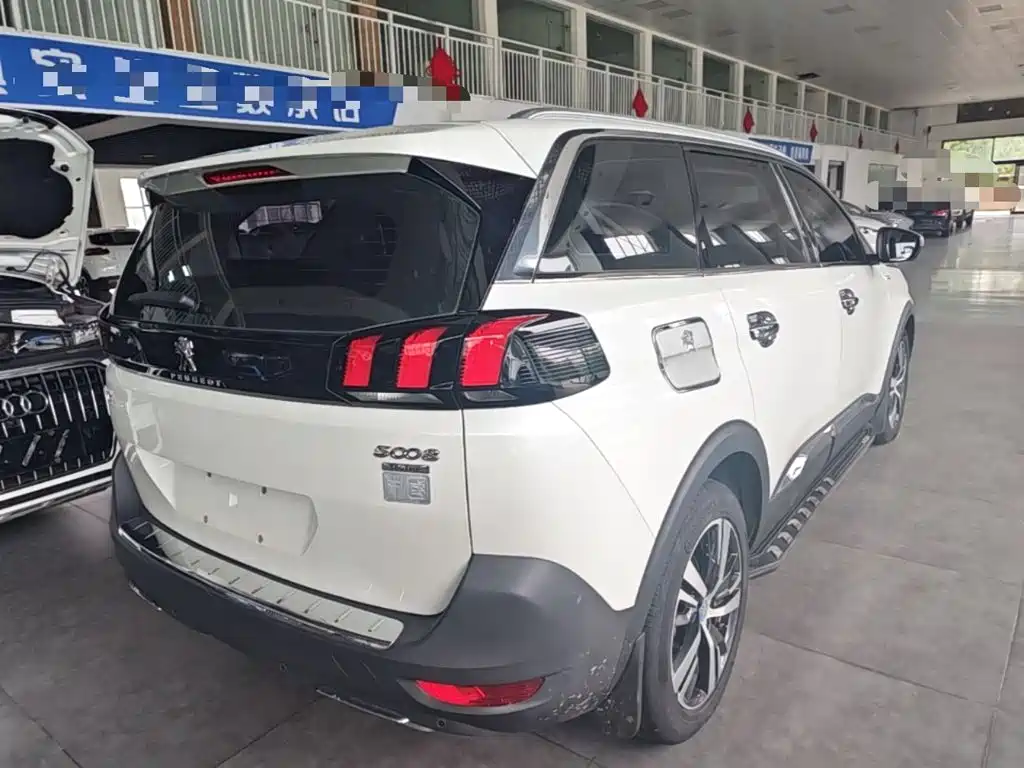 Peugeot 5008 — миниатюра 7