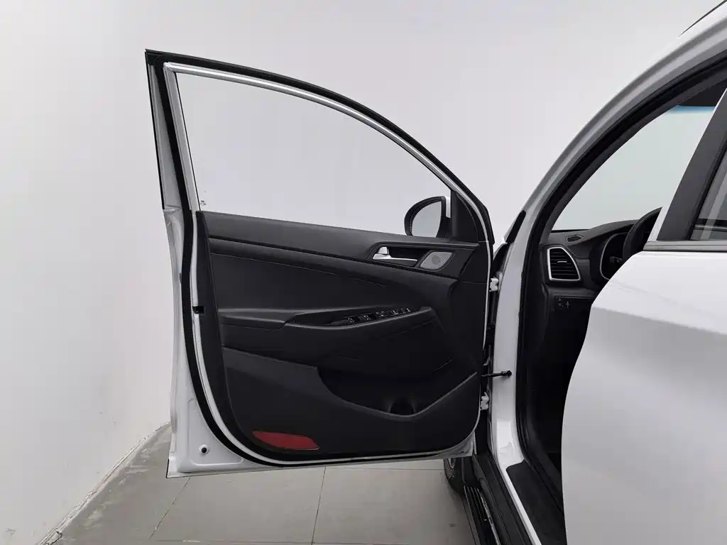 Hyundai Tucson — миниатюра 8
