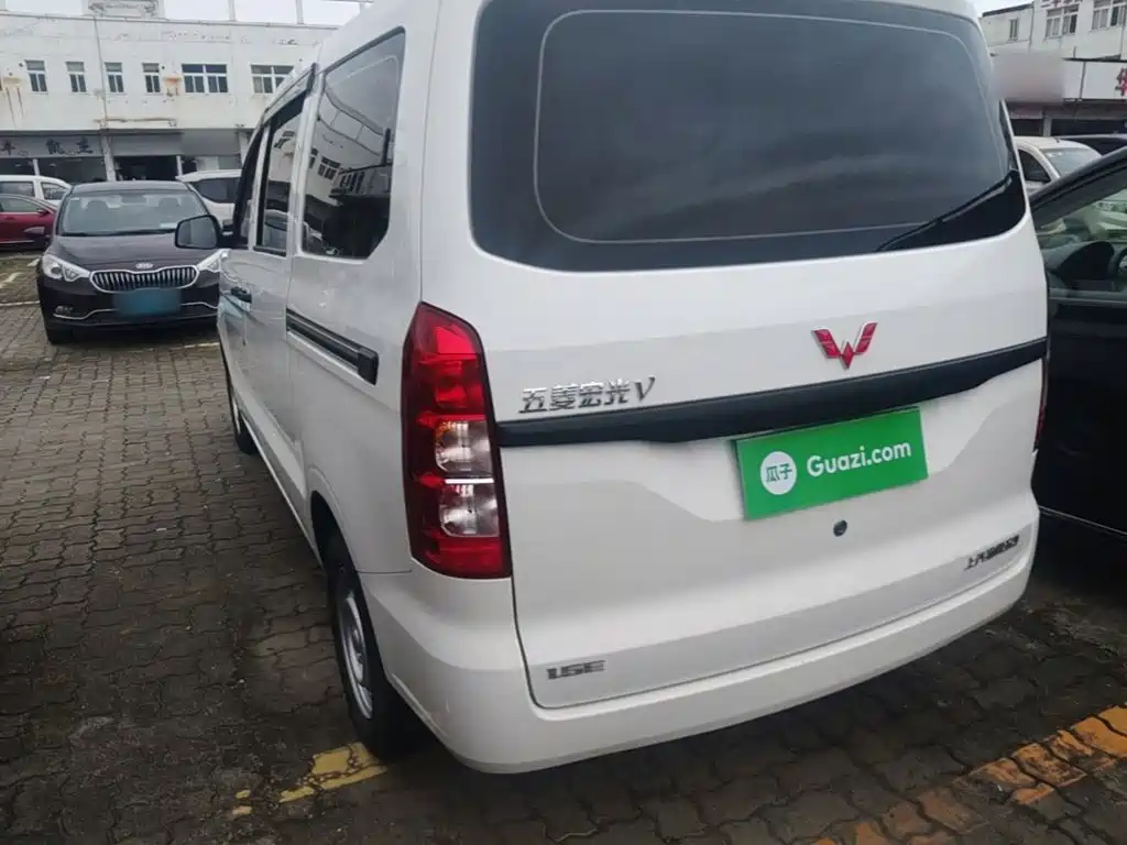 Wuling Hongguang V — миниатюра 5