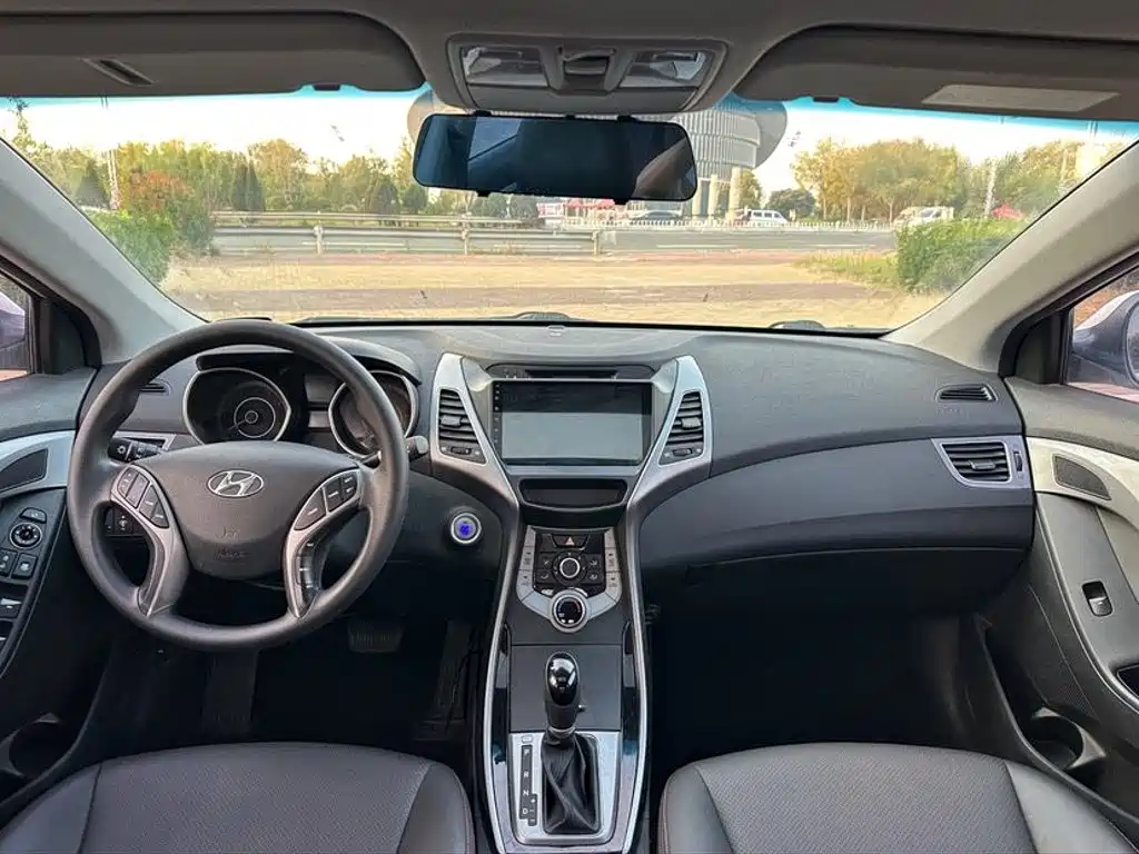 Hyundai Elantra Langdong — миниатюра 9