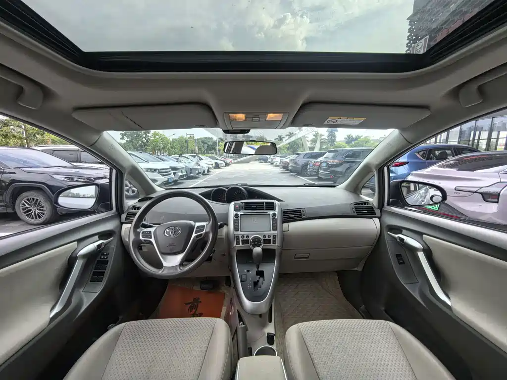 Toyota Verso — миниатюра 11