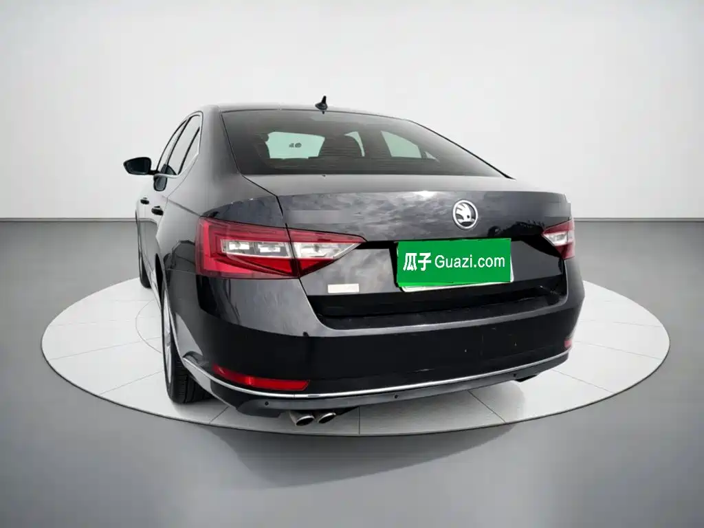 Skoda Superb — миниатюра 4