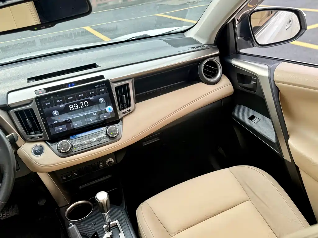 Toyota RAV4 — миниатюра 23