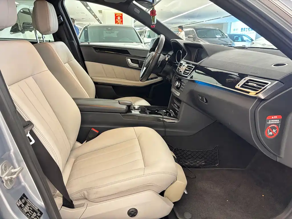 Mercedes-Benz E-Class — миниатюра 11