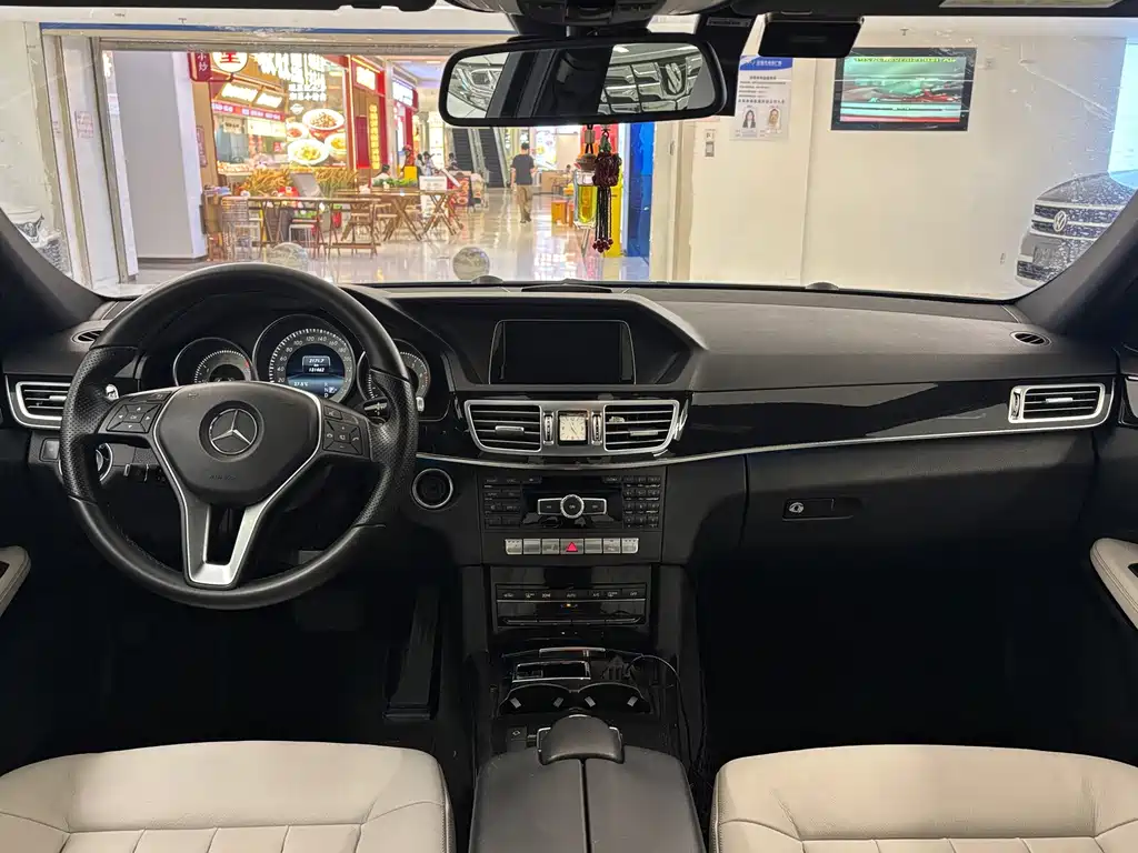 Mercedes-Benz E-Class — миниатюра 14