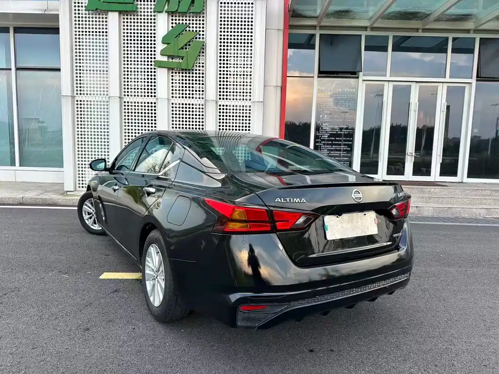 Nissan Teana - фото 3