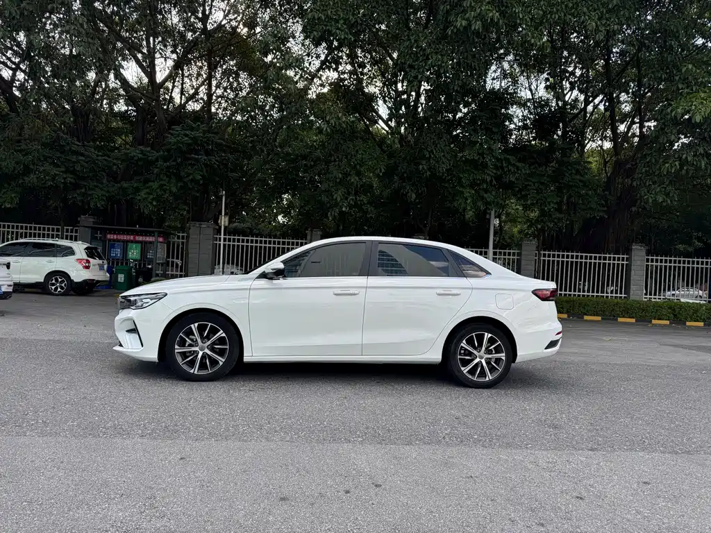 Geely Emgrand — миниатюра 27