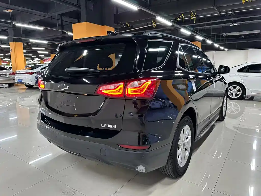 Chevrolet Equinox — миниатюра 10