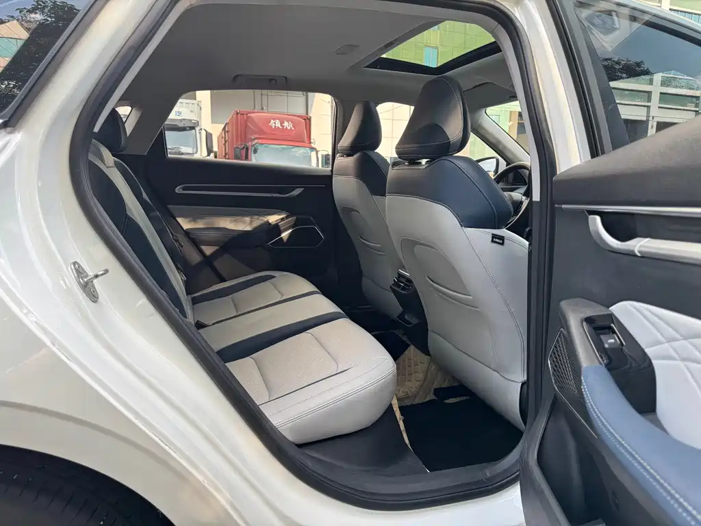 Geely Emgrand — миниатюра 9