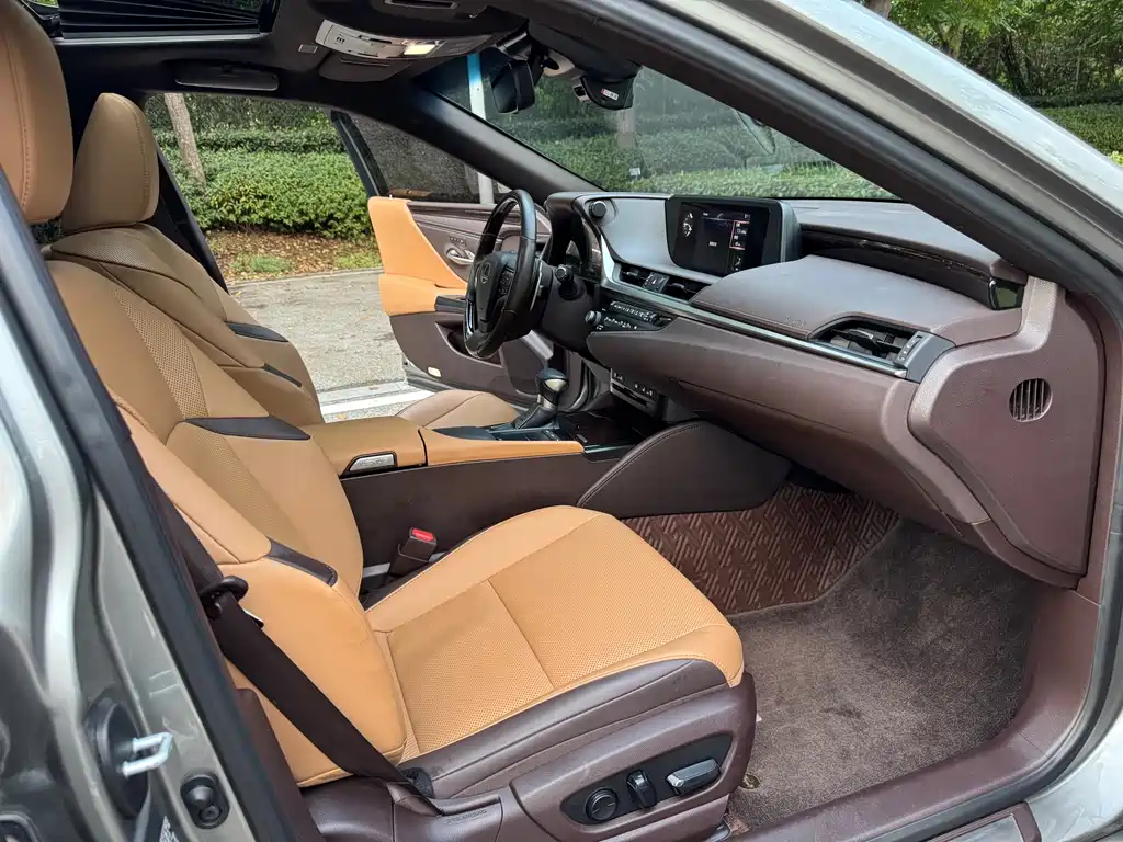 Lexus ES — миниатюра 10