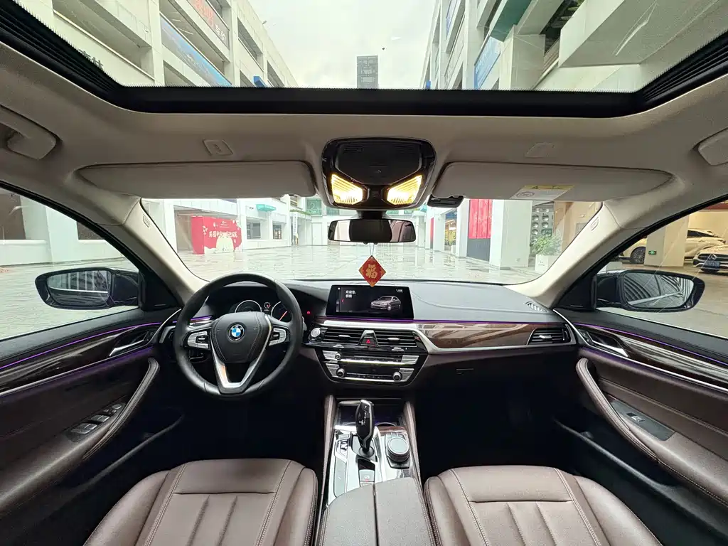 BMW 5 Series — миниатюра 5