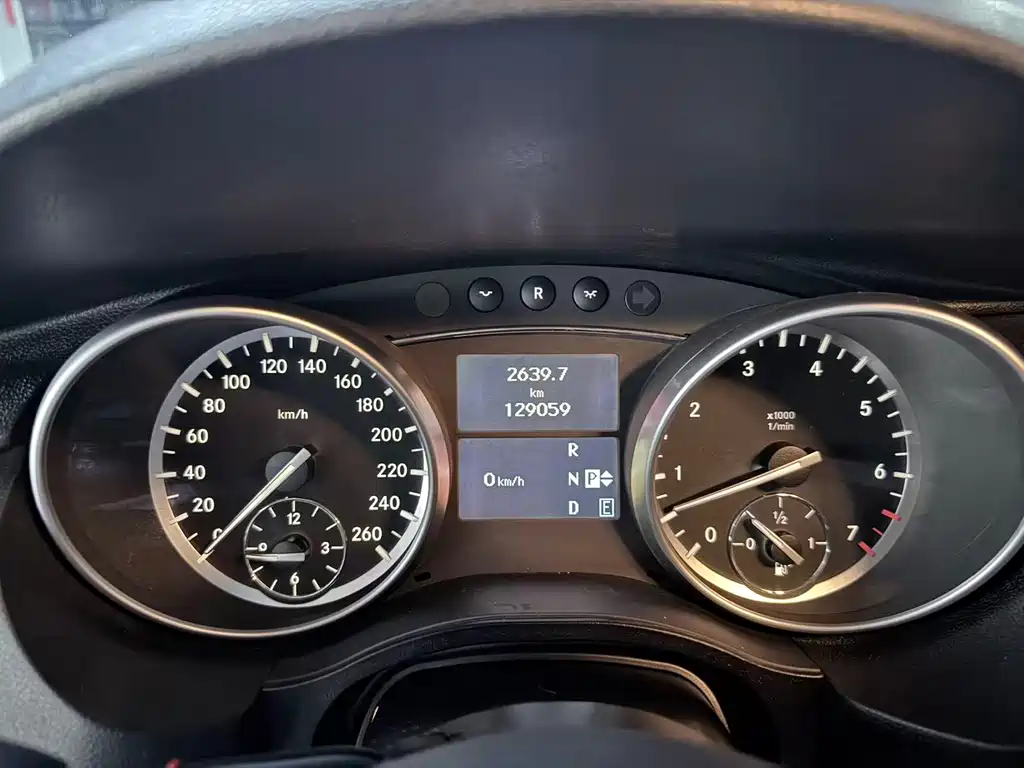 Mercedes-Benz R-Class — миниатюра 6