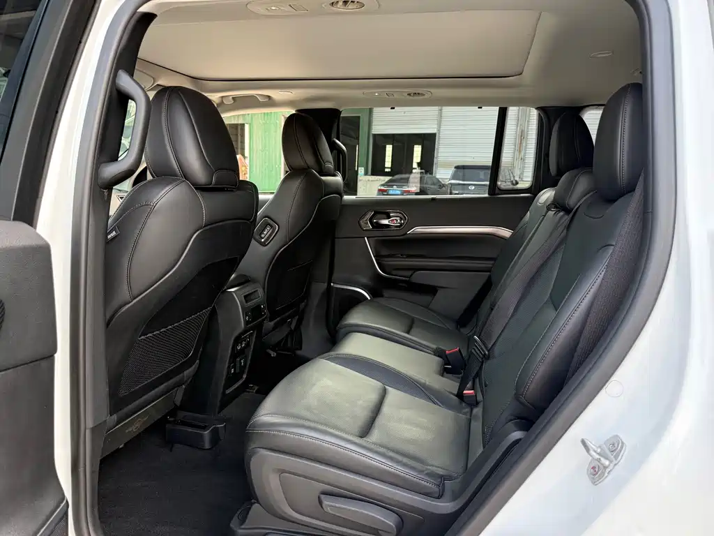 Jeep Grand Commander — миниатюра 14
