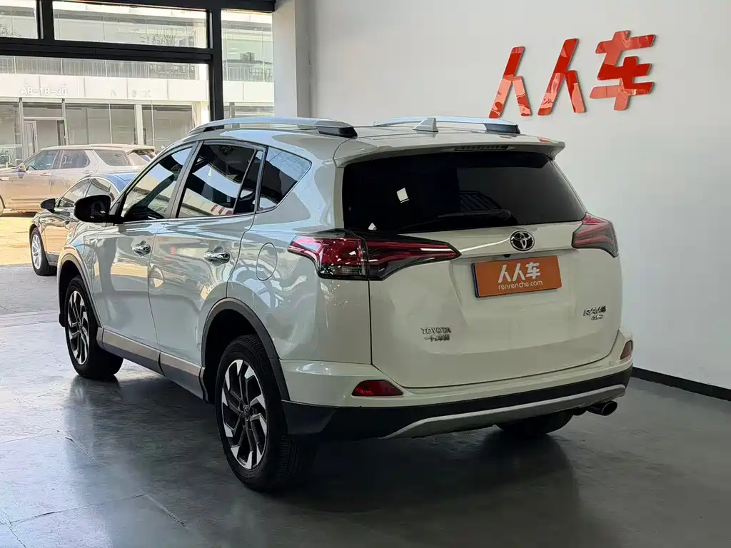 Toyota RAV4 — миниатюра 21