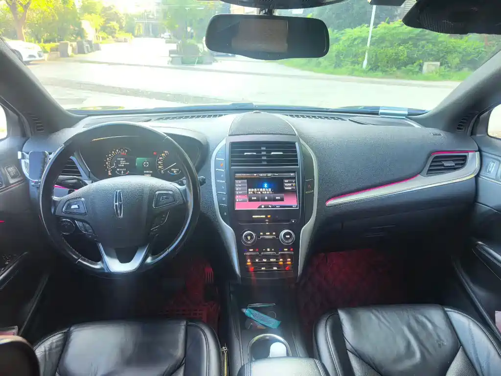 Lincoln MKC — миниатюра 7