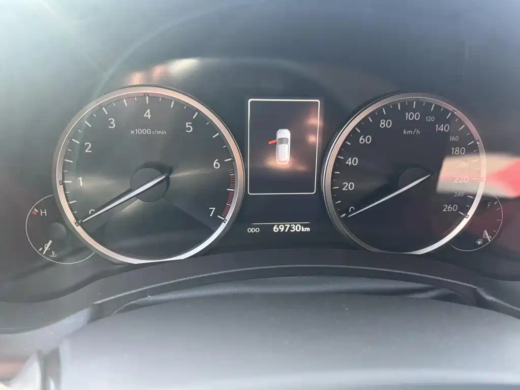 Lexus NX 2018 200 V
