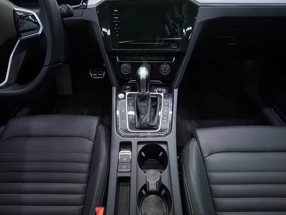 Volkswagen Magotan 1.4 л 2023 г. Чёрный, пробег 35000 км