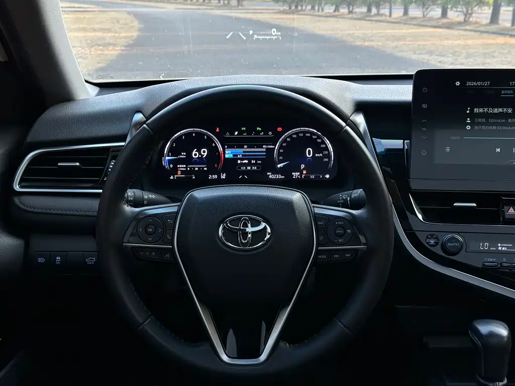 TOYOTA CAMRY