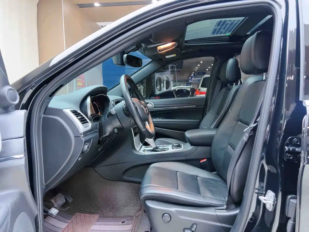 Jeep Grand Cherokee (Import) — миниатюра 7
