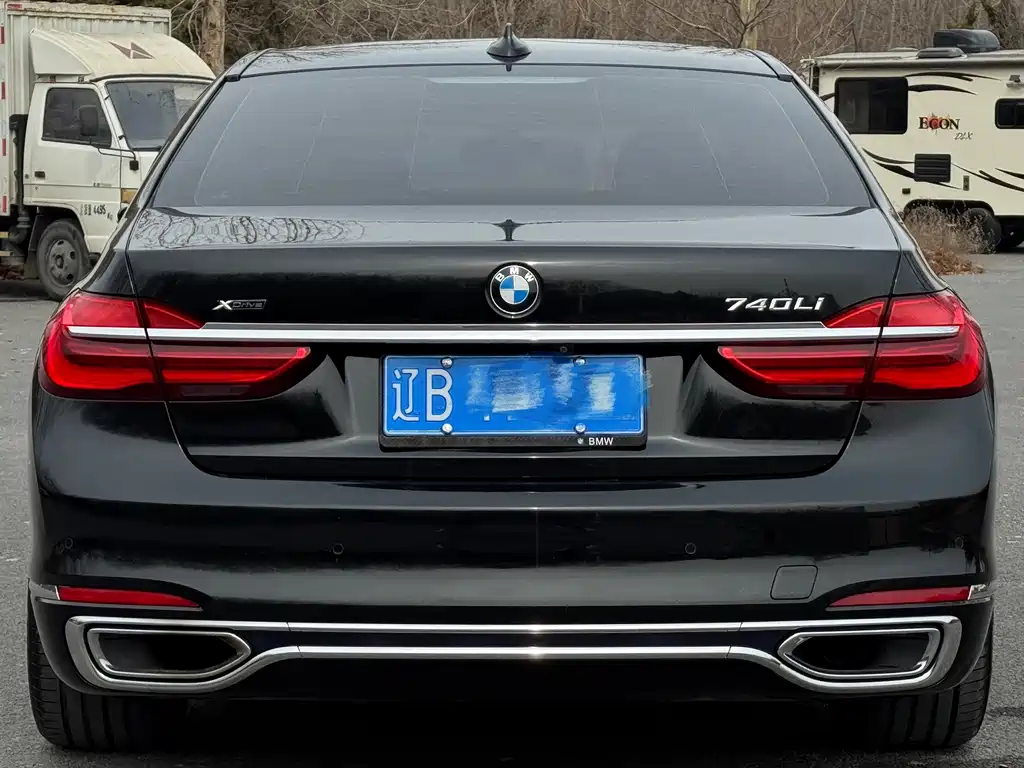 BMW 7 SERIES