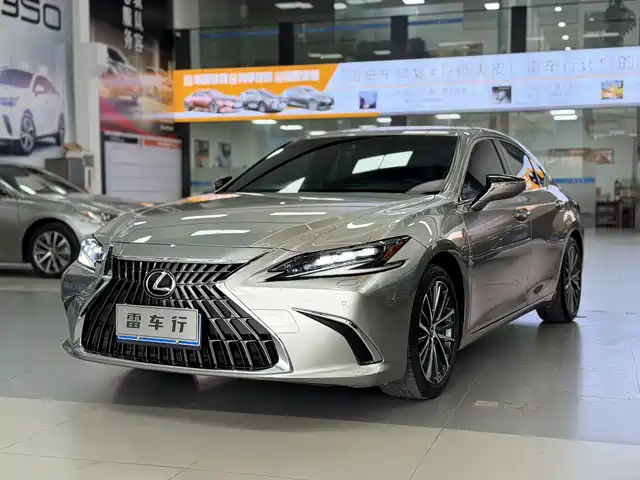 LEXUS ES 2024