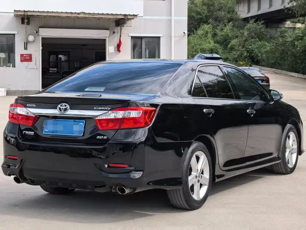 Toyota Camry — миниатюра 6