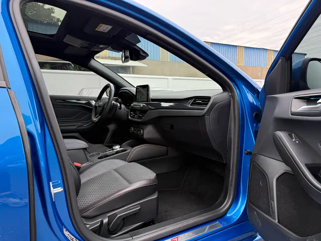 Ford Focus — миниатюра 20