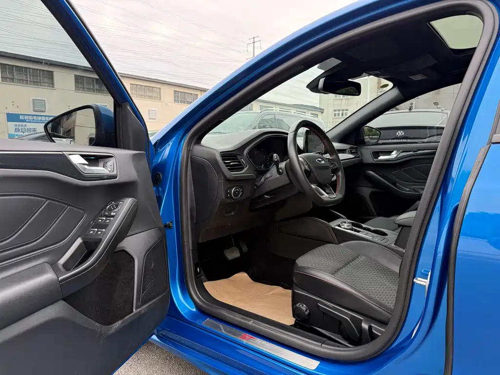 Ford Focus — миниатюра 17
