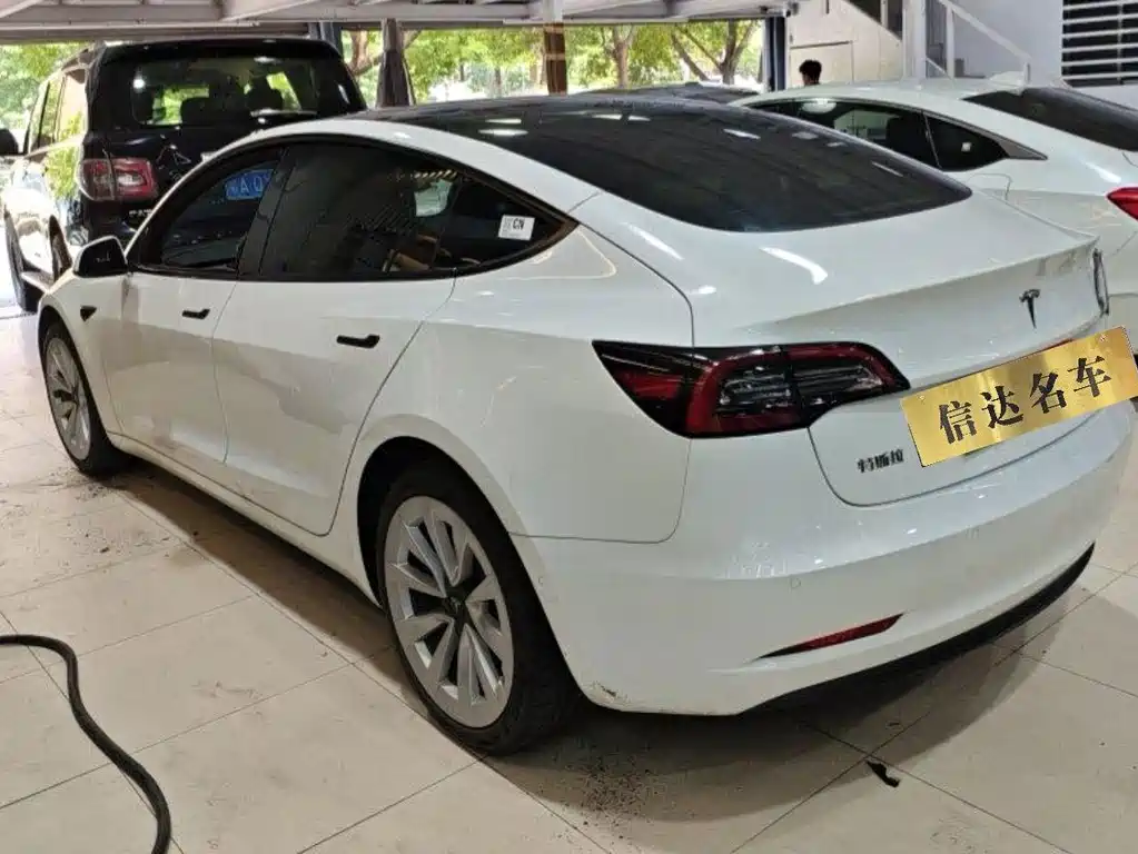 Tesla Model 3 — миниатюра 8