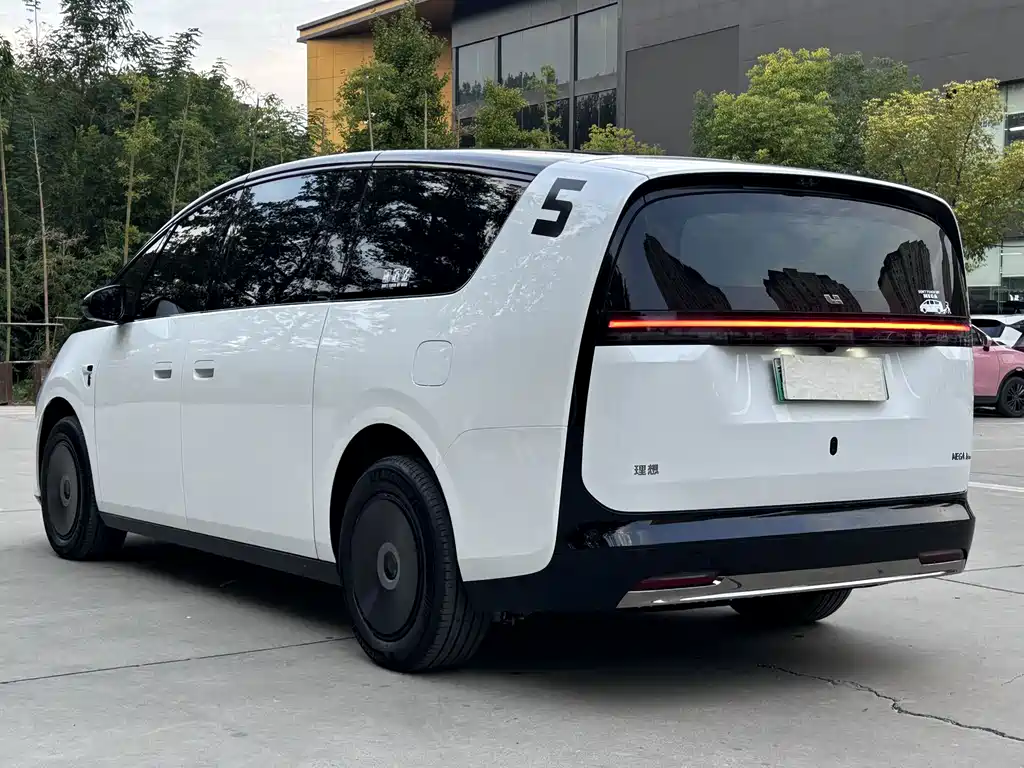 Li Auto Li MEGA — миниатюра 6