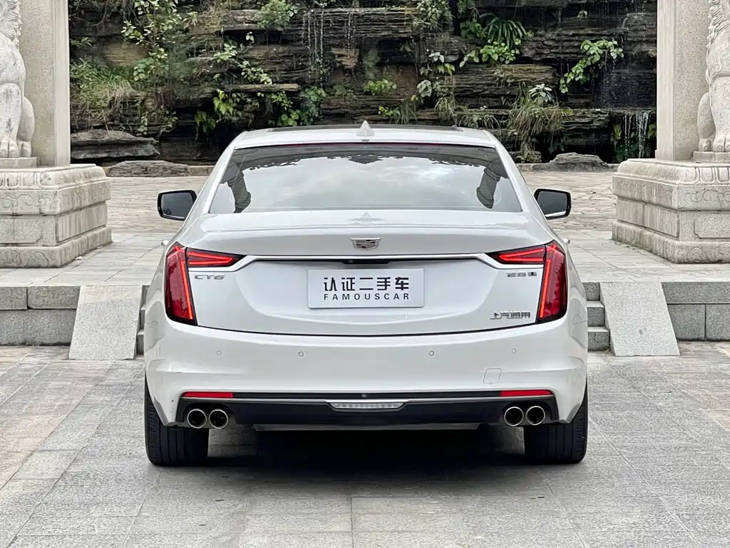 CADILLAC CT6