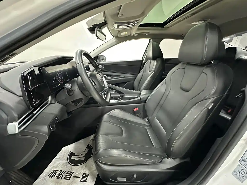 Hyundai Elantra — миниатюра 12
