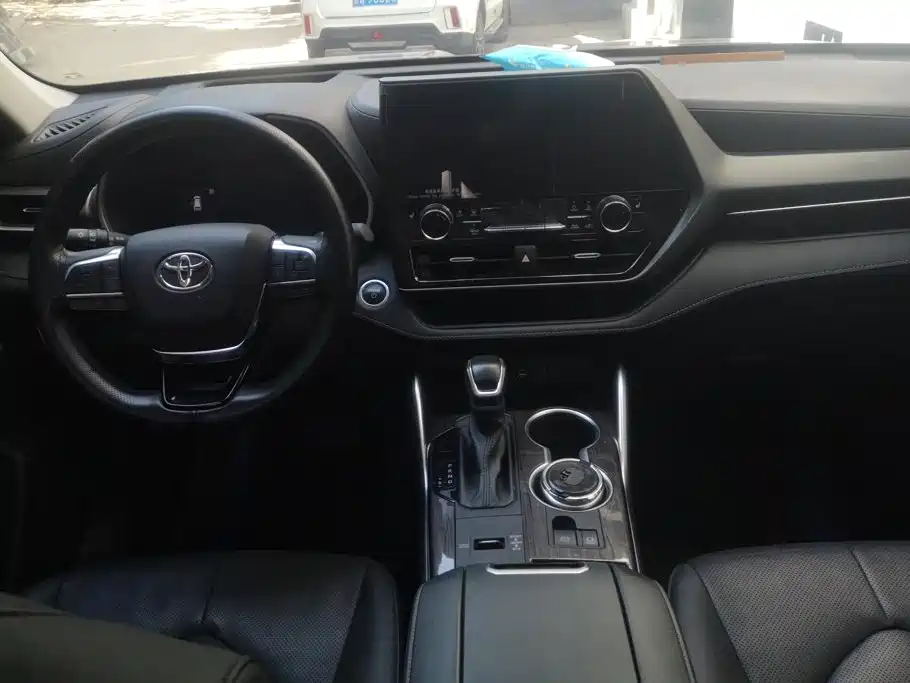 Toyota Highlander — миниатюра 12