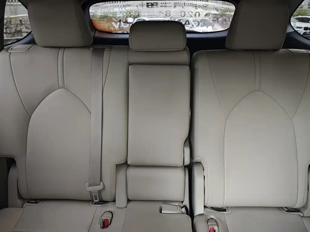 Toyota Highlander — миниатюра 16