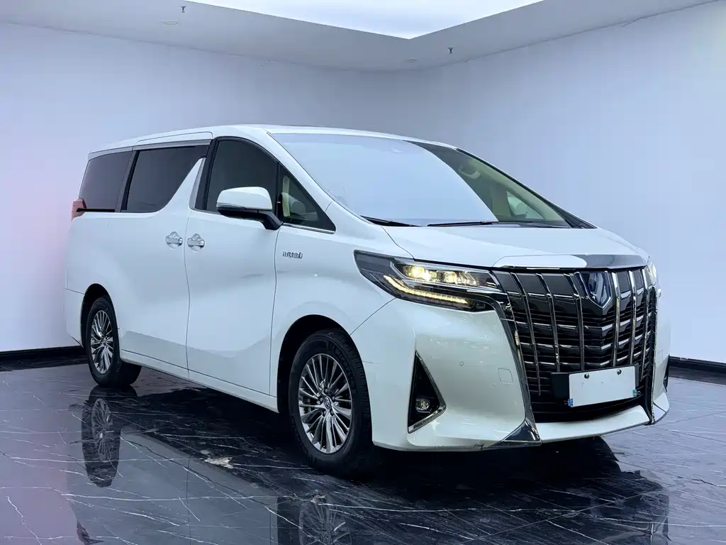 Toyota Alphard — миниатюра 3